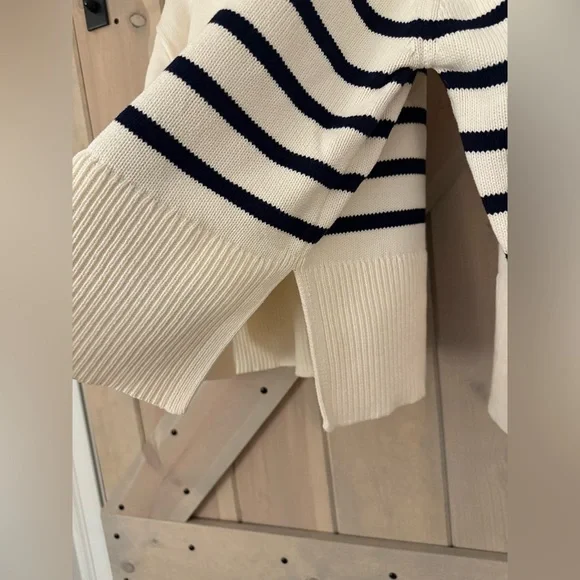 GAP 24/7 Split Hem Cardigan- LIKE NEW - Picture 3 of 9